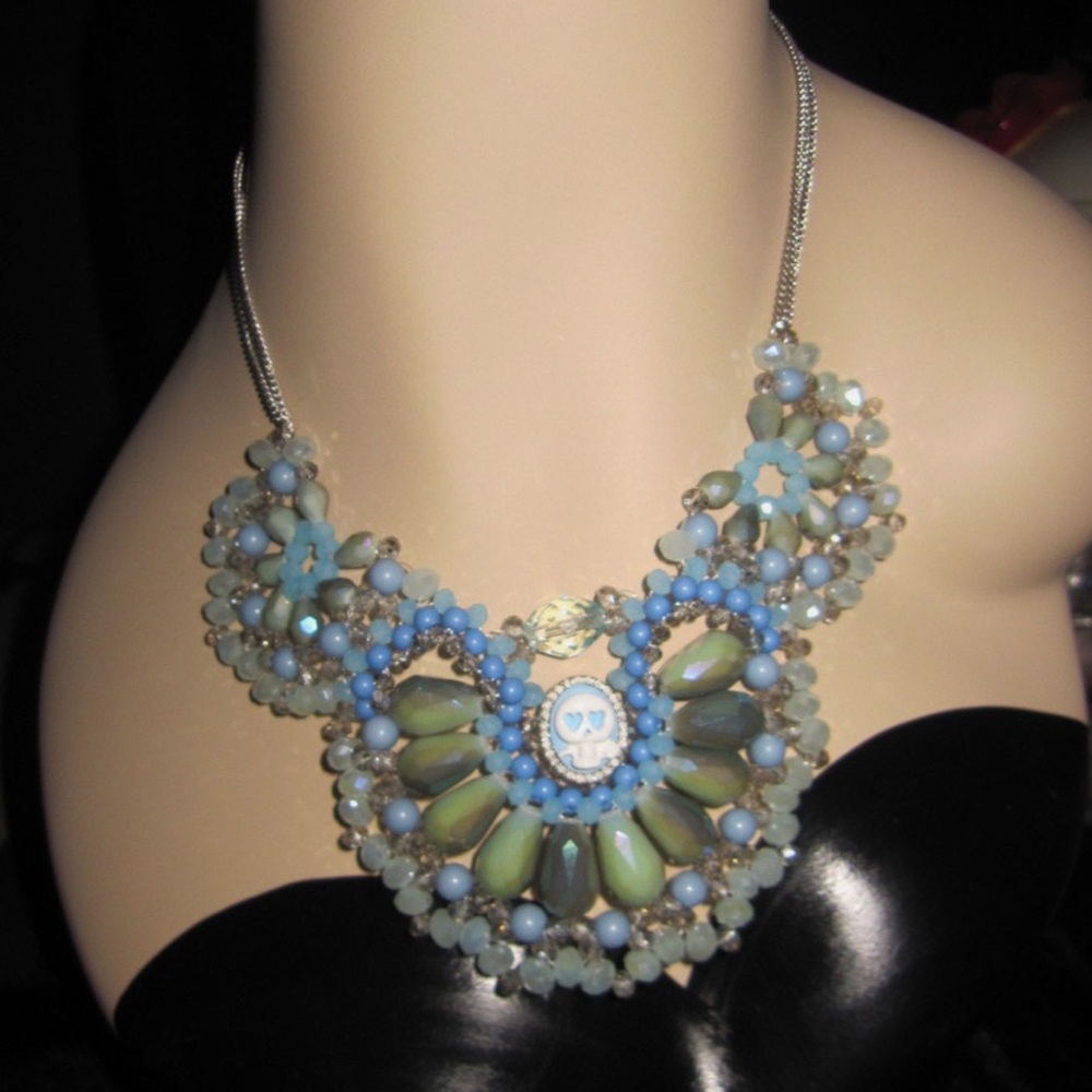 Betsey Johnson Lady Lock Skull Blue Beaded Vintage Necklace Large - Picture 13 of 13